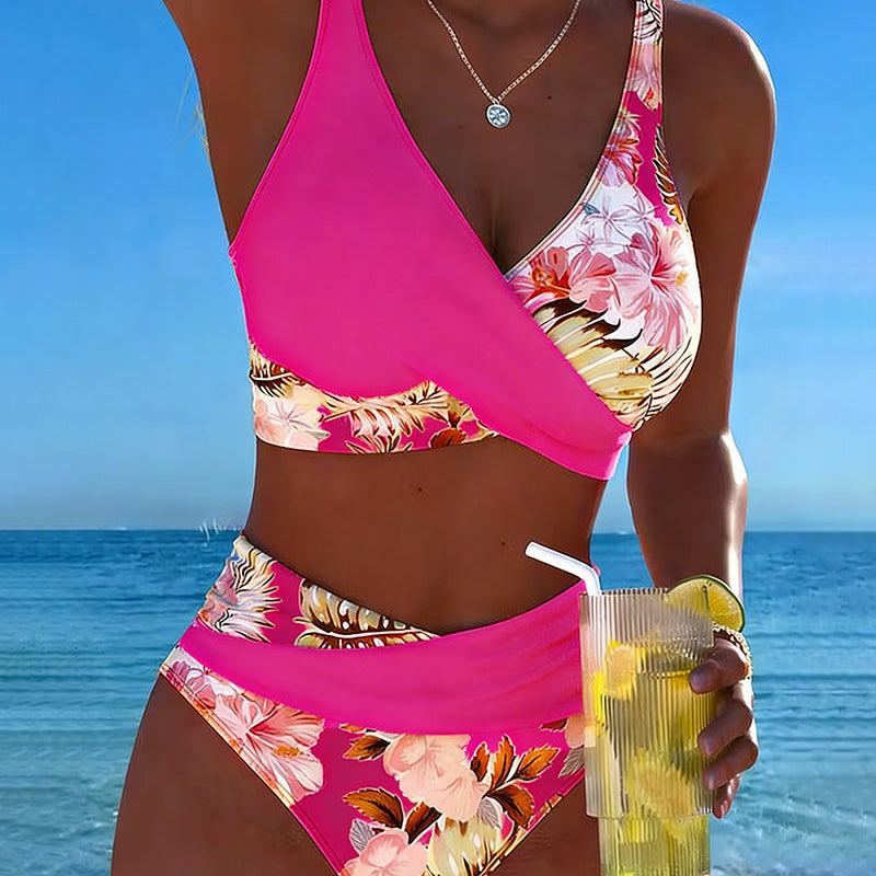 Bikini sa kontrastnim cvjetnim uzorkom i otvorom