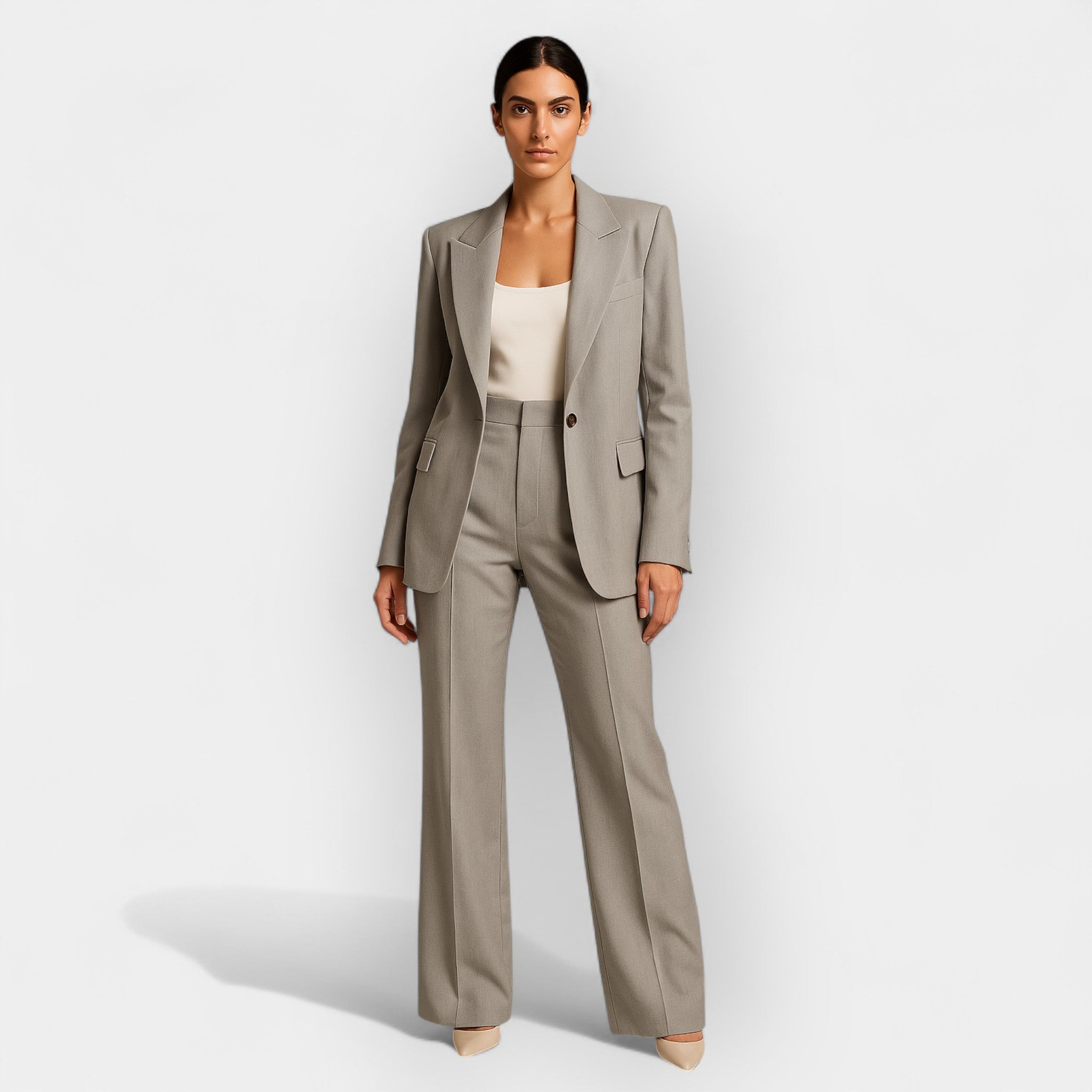 Kleio – Elegantni komplet sa kaputom i pantalonama