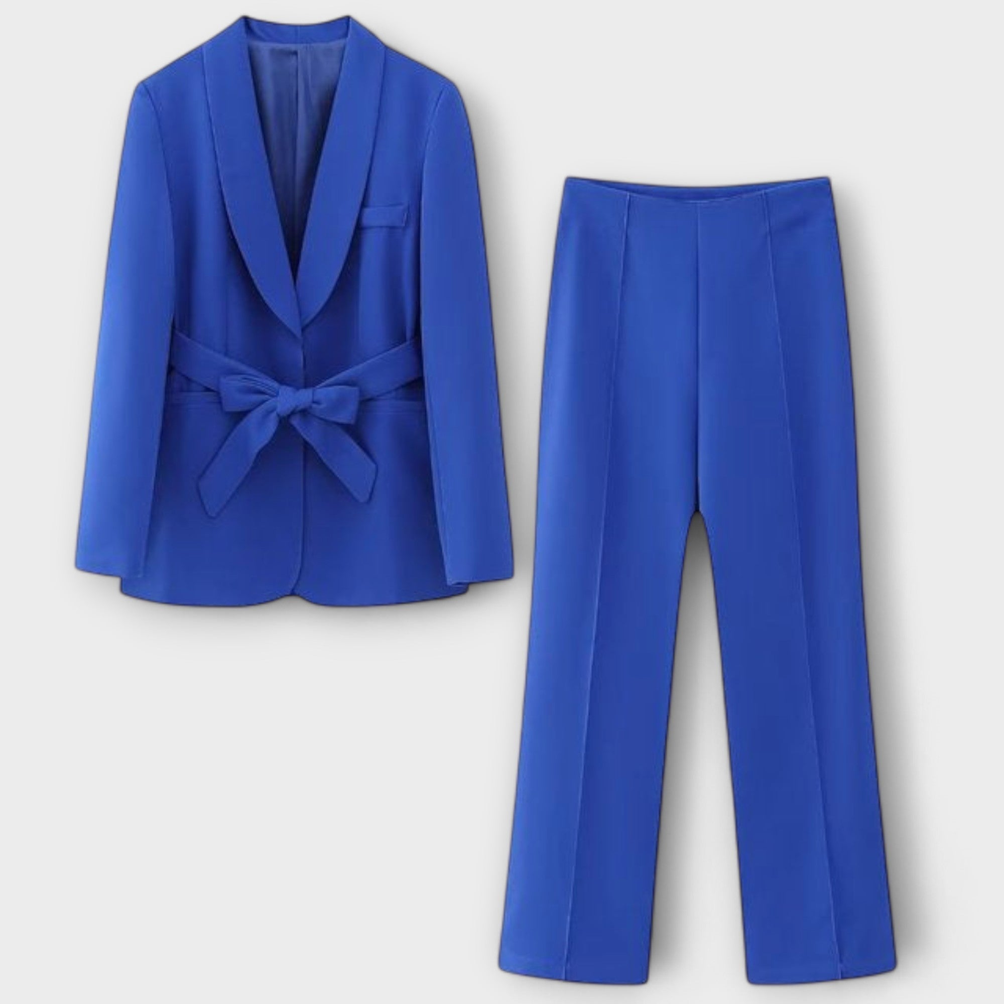 Vitória – Elegantni komplet sa blejzerom i pantalonama